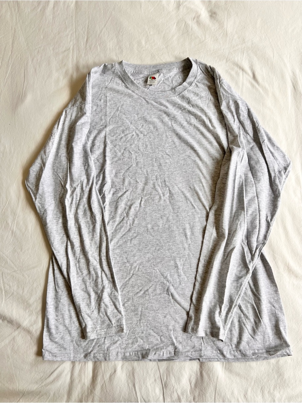 Fruit of the Loom Unisex Long Sleeve Crew Neck Tee - Light Gray